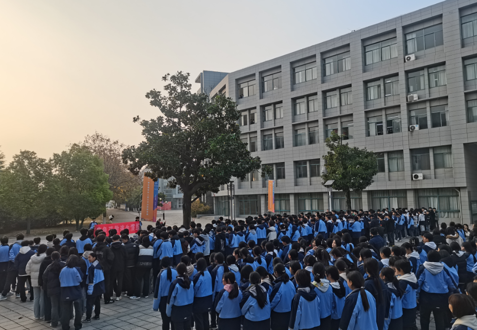 日出水了啊快点使劲动态图