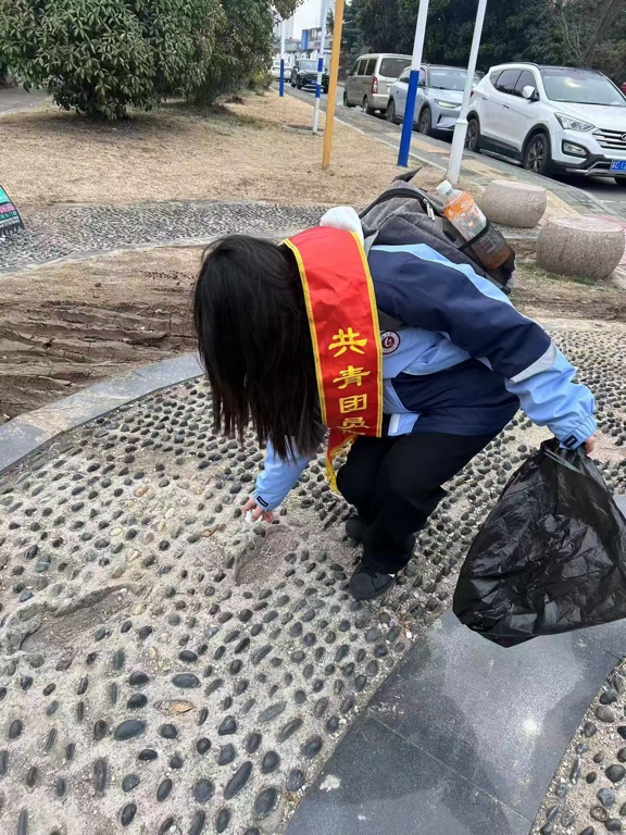 日出水了啊快点使劲动态图