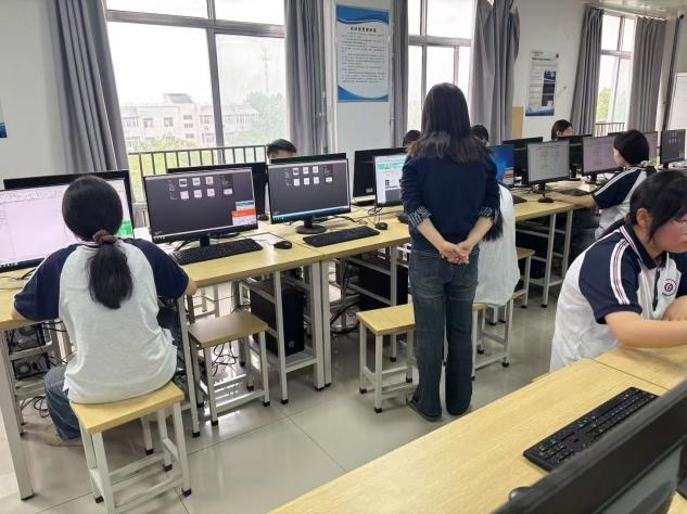 日出水了啊快点使劲动态图