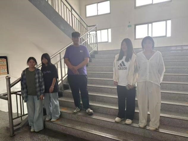 日出水了啊快点使劲动态图