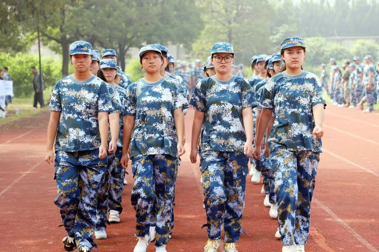 日出水了啊快点使劲动态图