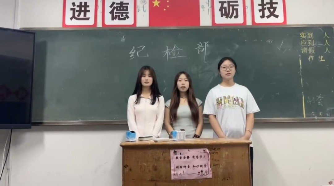 日出水了啊快点使劲动态图