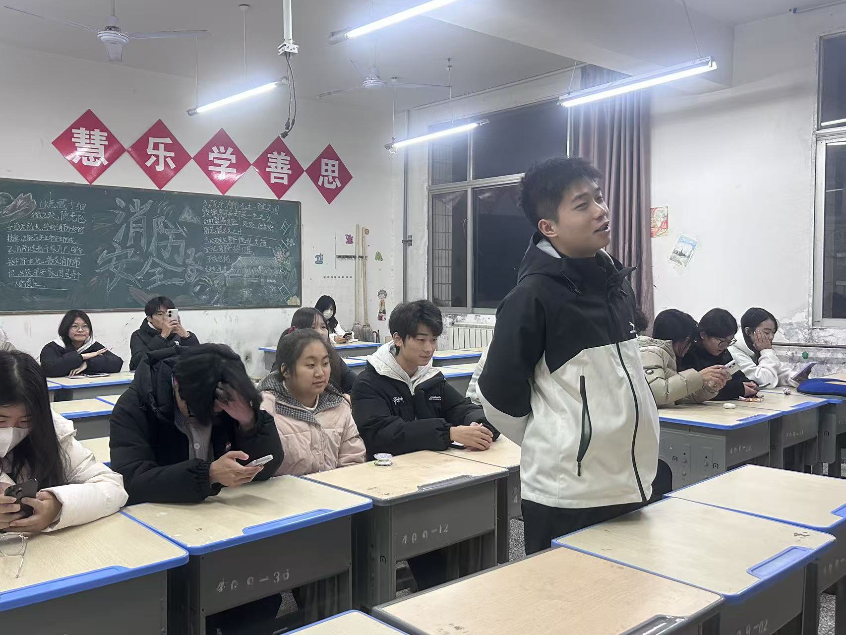 日出水了啊快点使劲动态图