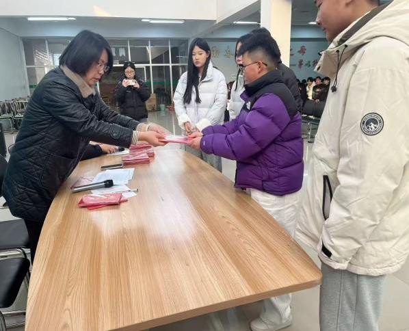 日出水了啊快点使劲动态图