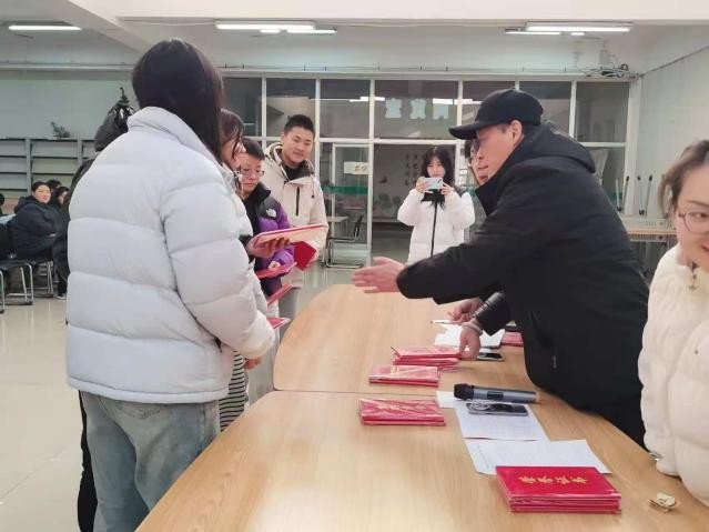 日出水了啊快点使劲动态图