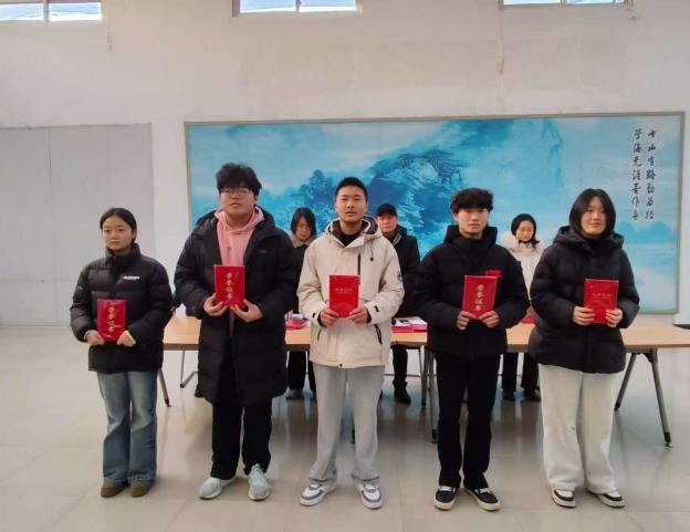 日出水了啊快点使劲动态图