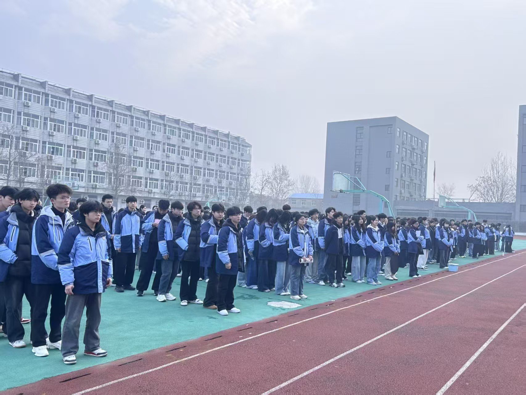 日出水了啊快点使劲动态图