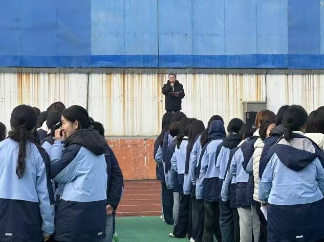 日出水了啊快点使劲动态图