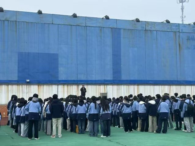 日出水了啊快点使劲动态图