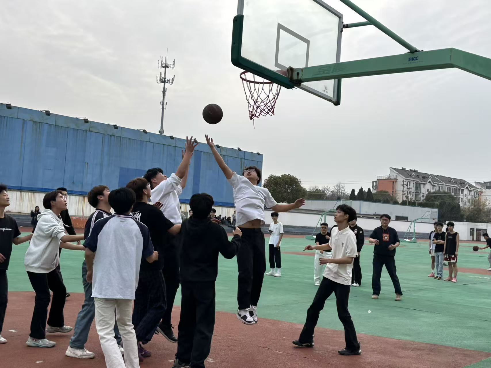 日出水了啊快点使劲动态图