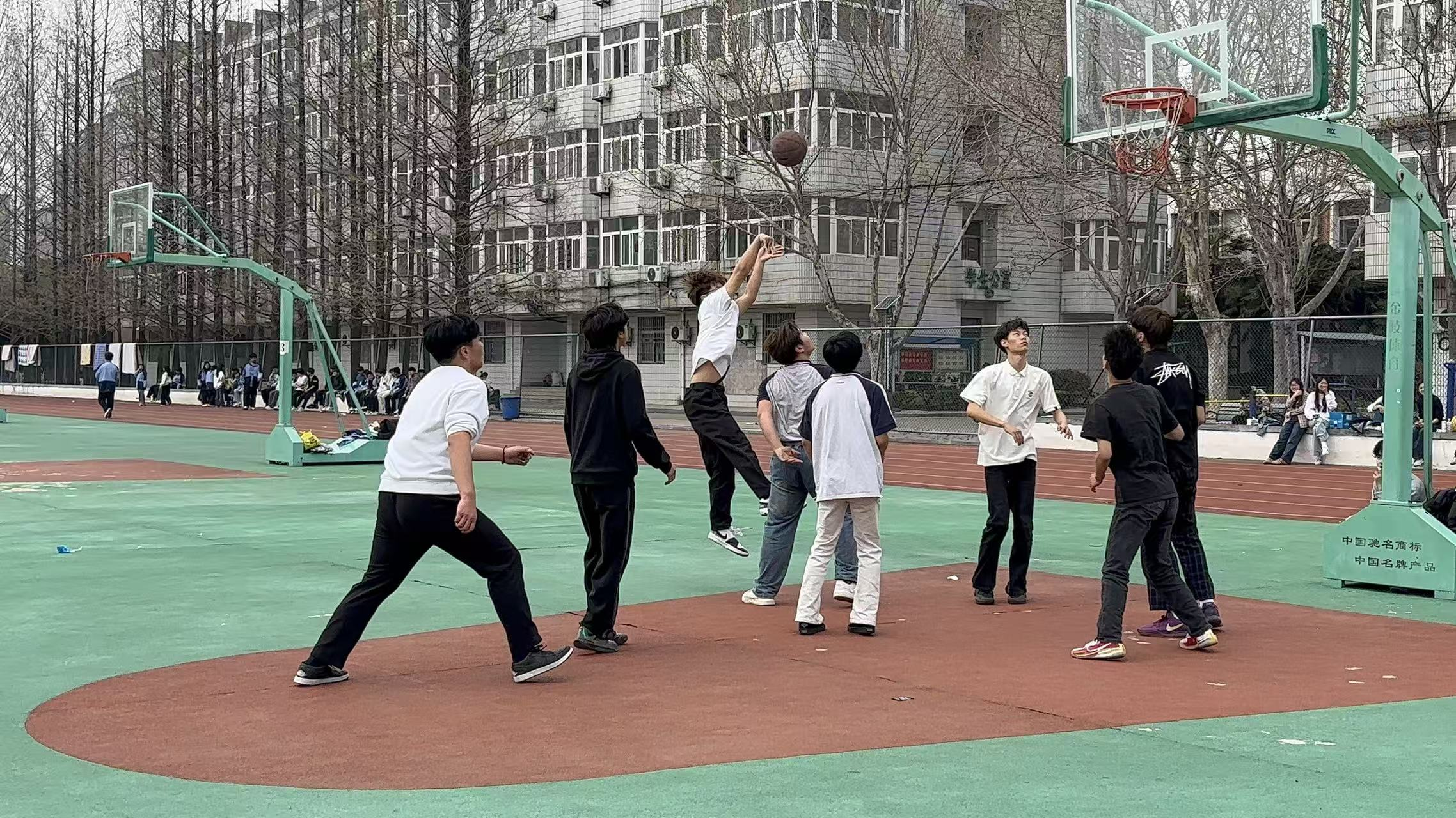 日出水了啊快点使劲动态图