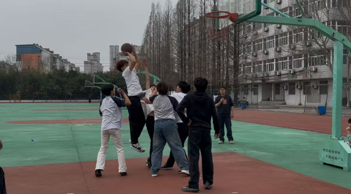 日出水了啊快点使劲动态图