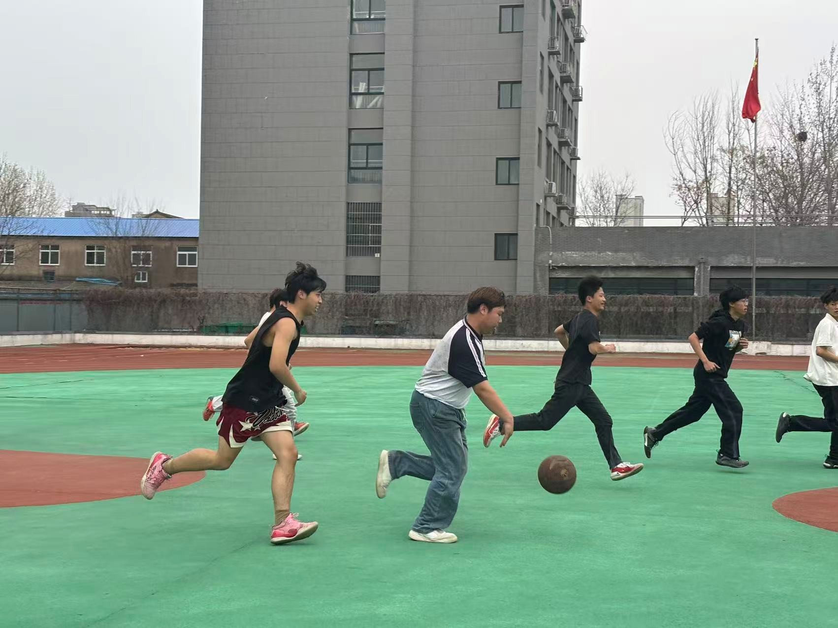 日出水了啊快点使劲动态图