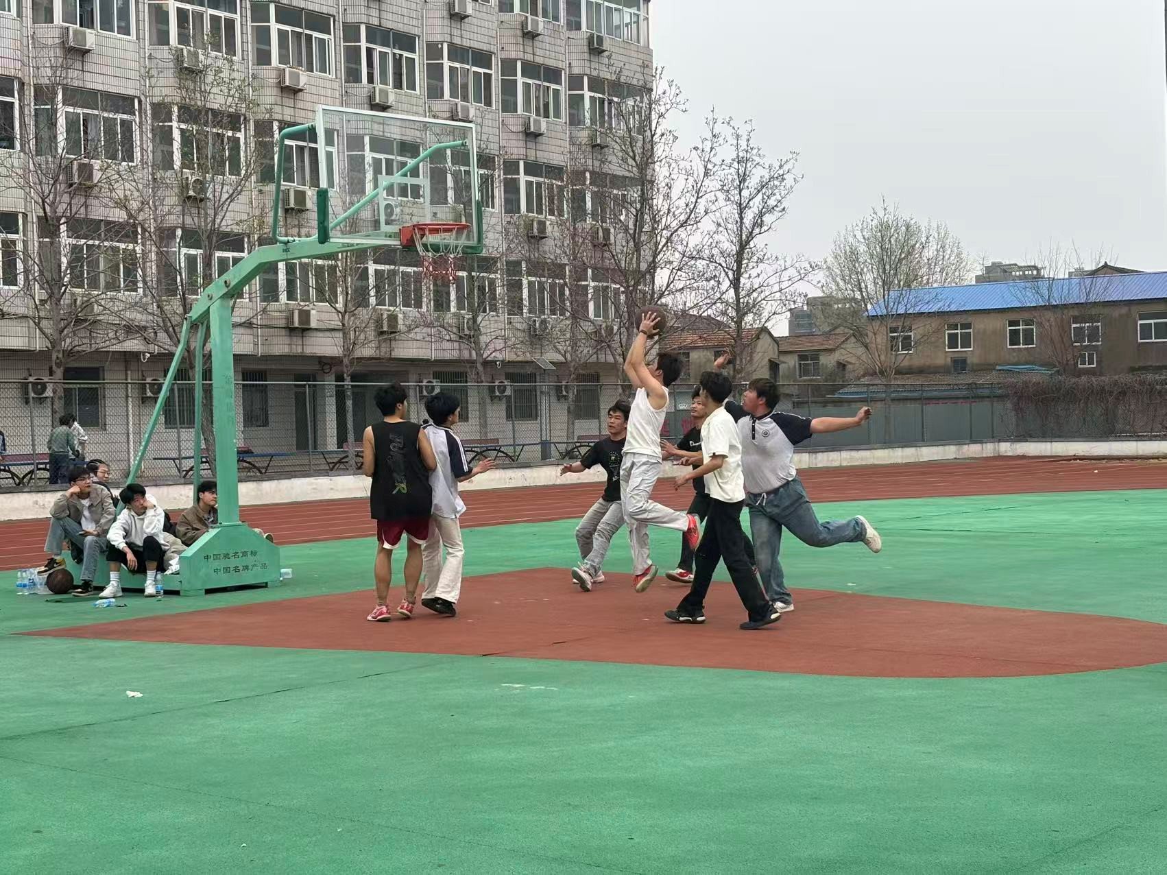 日出水了啊快点使劲动态图