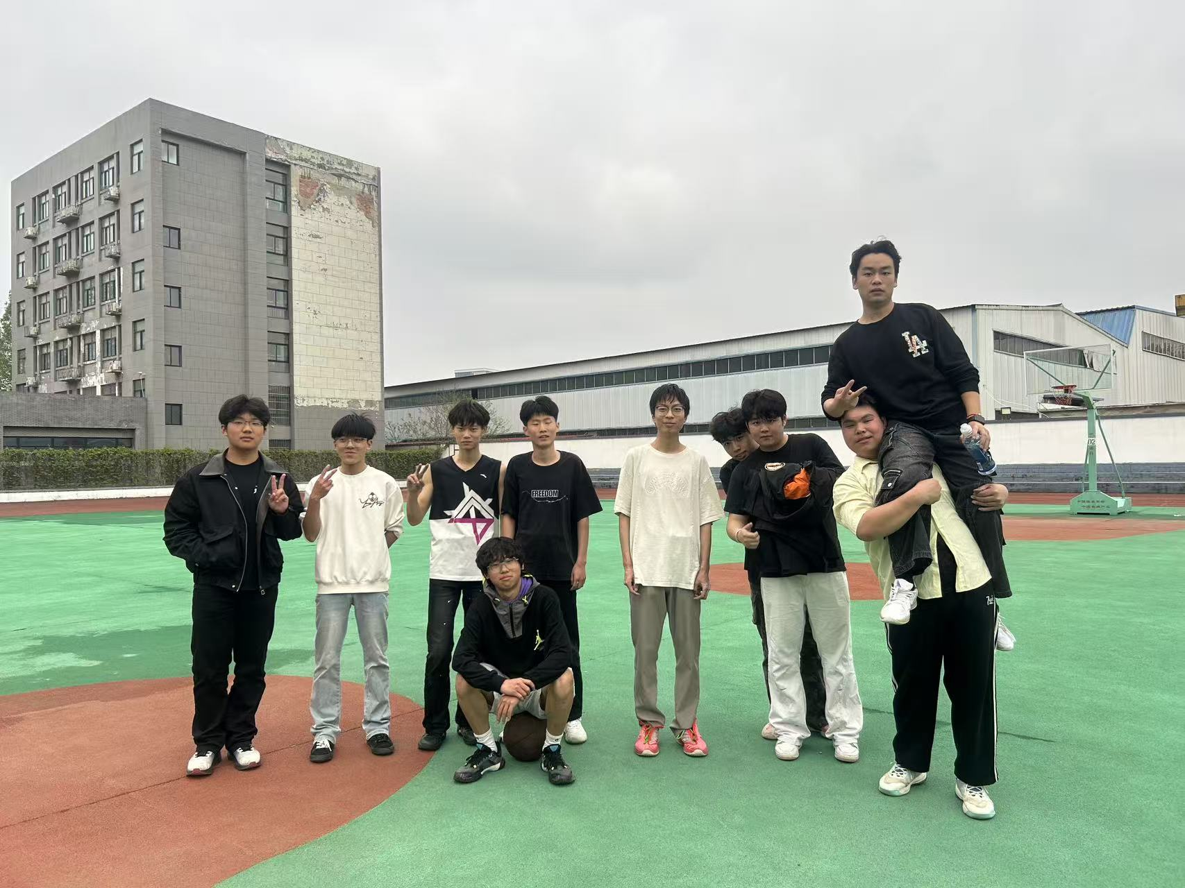 日出水了啊快点使劲动态图