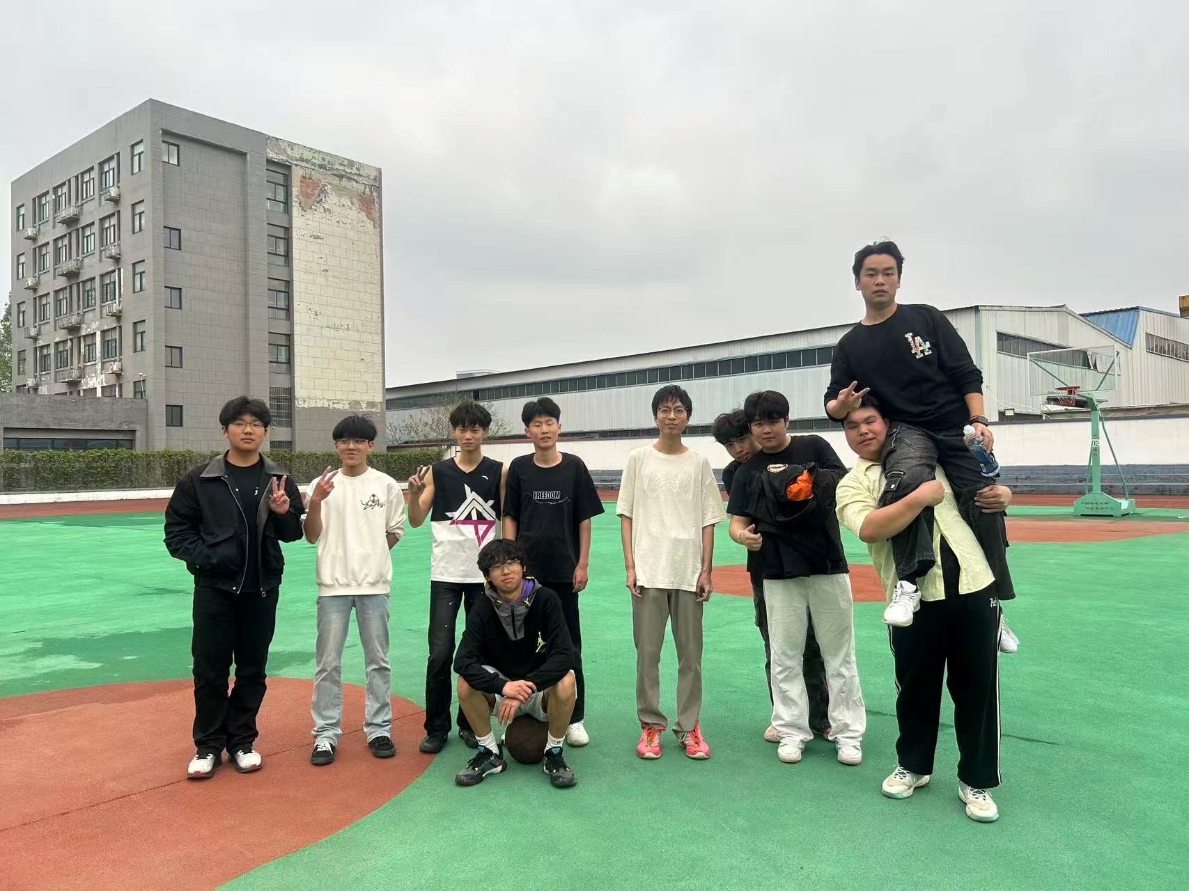 日出水了啊快点使劲动态图