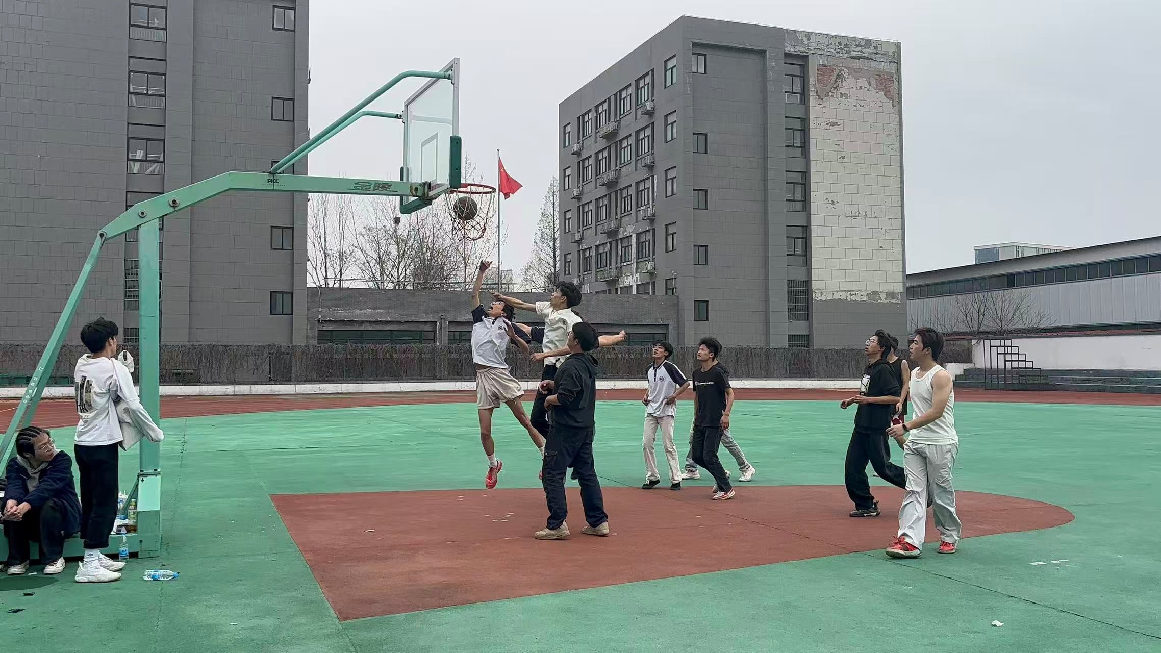 日出水了啊快点使劲动态图