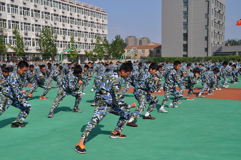 日出水了啊快点使劲动态图