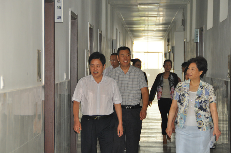 日出水了啊快点使劲动态图