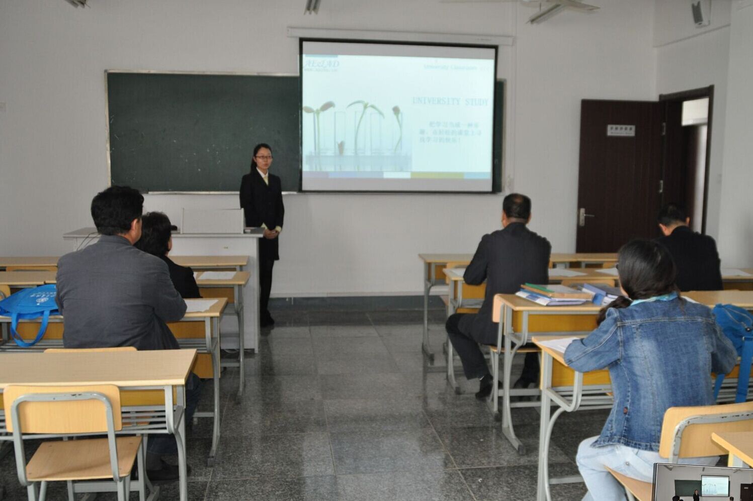 日出水了啊快点使劲动态图