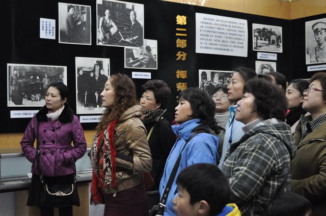 日出水了啊快点使劲动态图