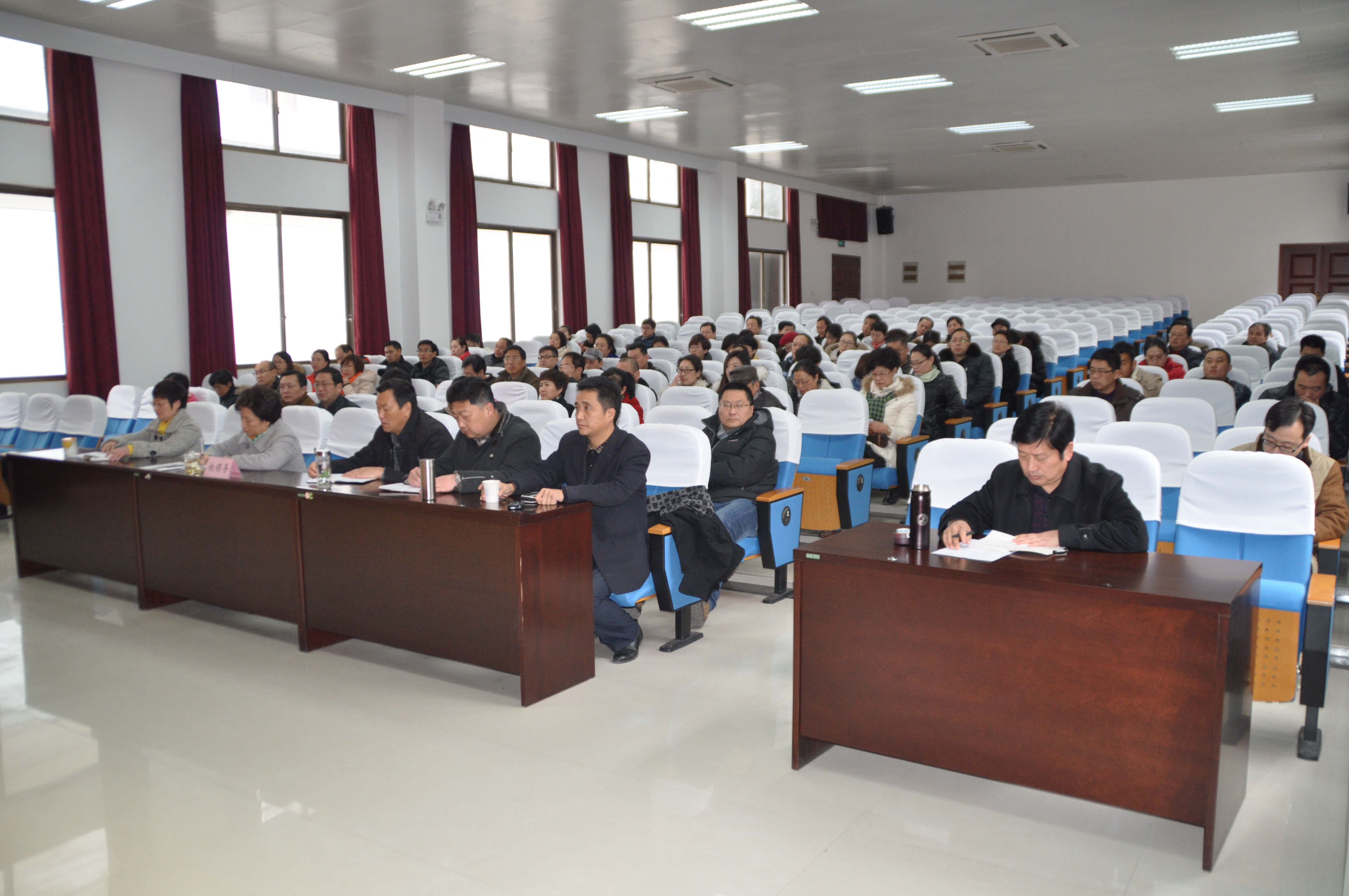 日出水了啊快点使劲动态图