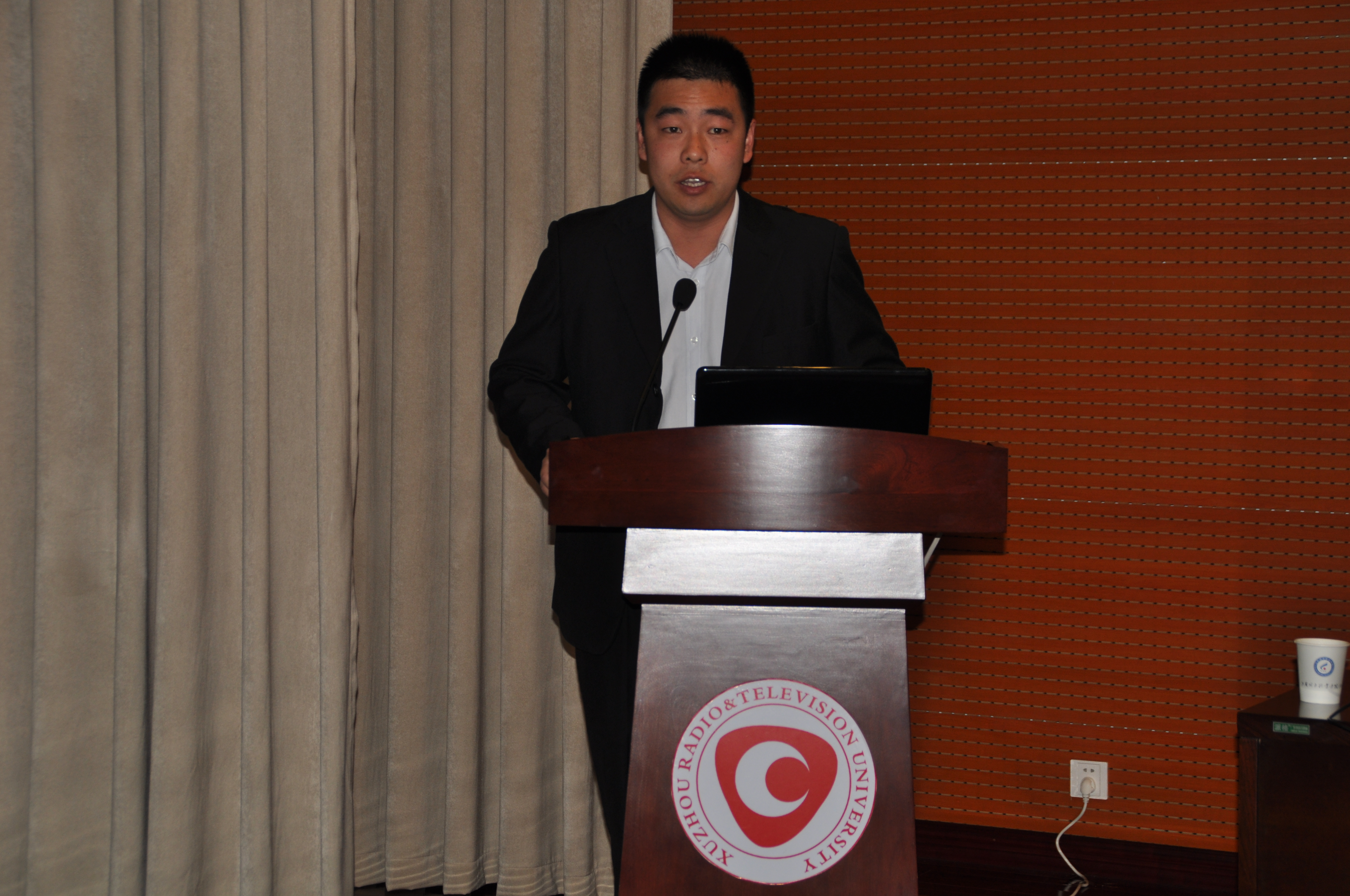 日出水了啊快点使劲动态图