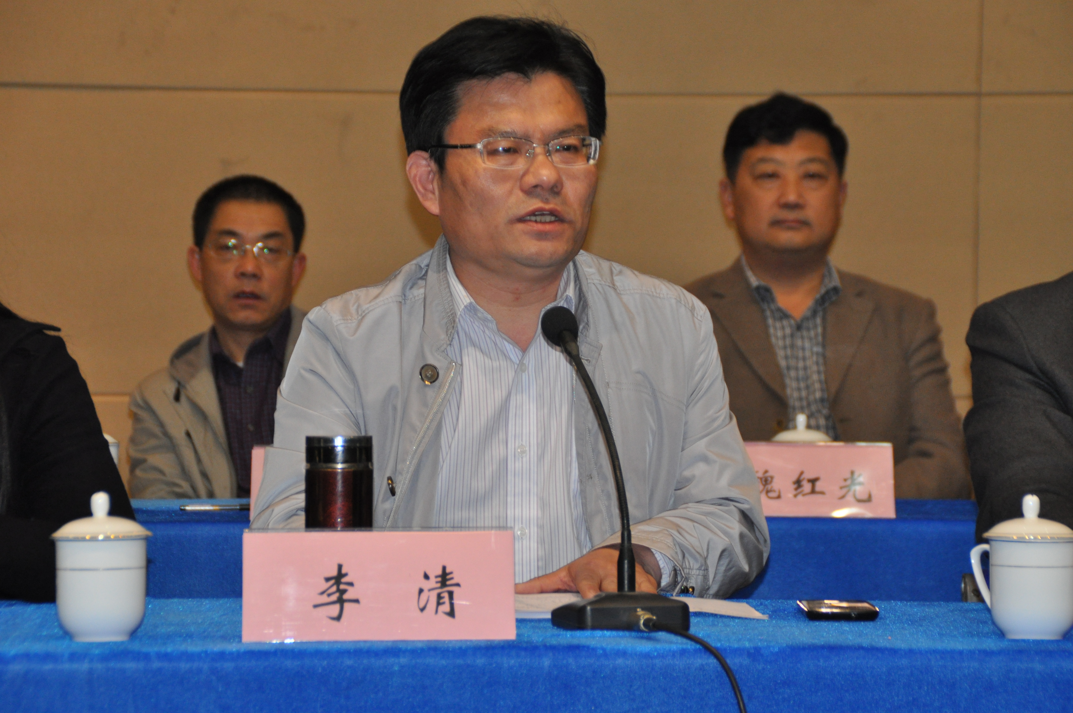 日出水了啊快点使劲动态图