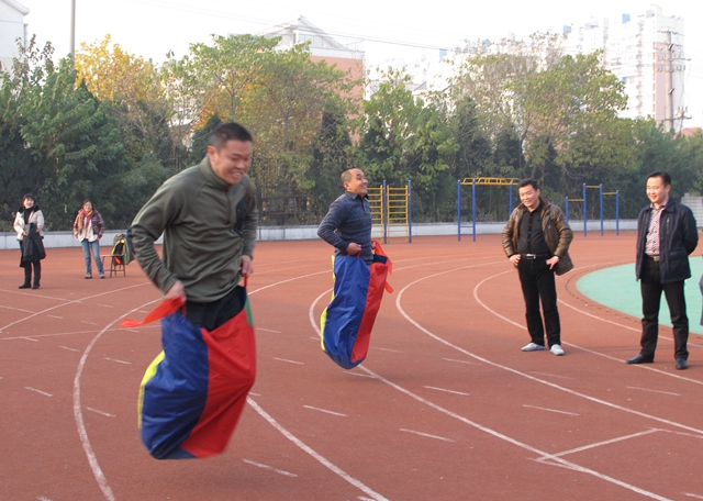 日出水了啊快点使劲动态图