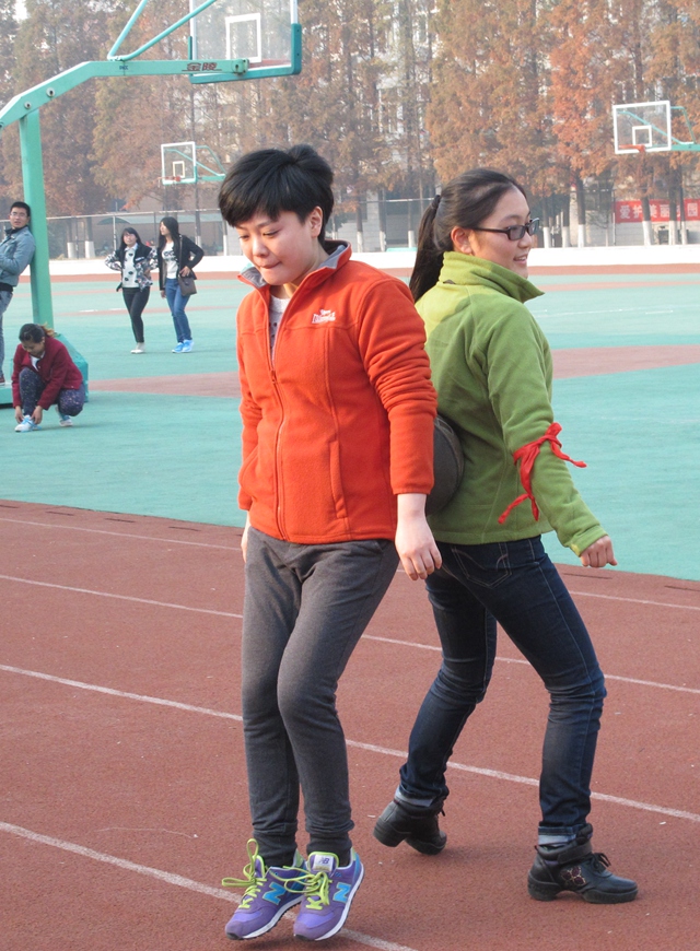 日出水了啊快点使劲动态图