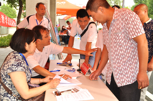 日出水了啊快点使劲动态图