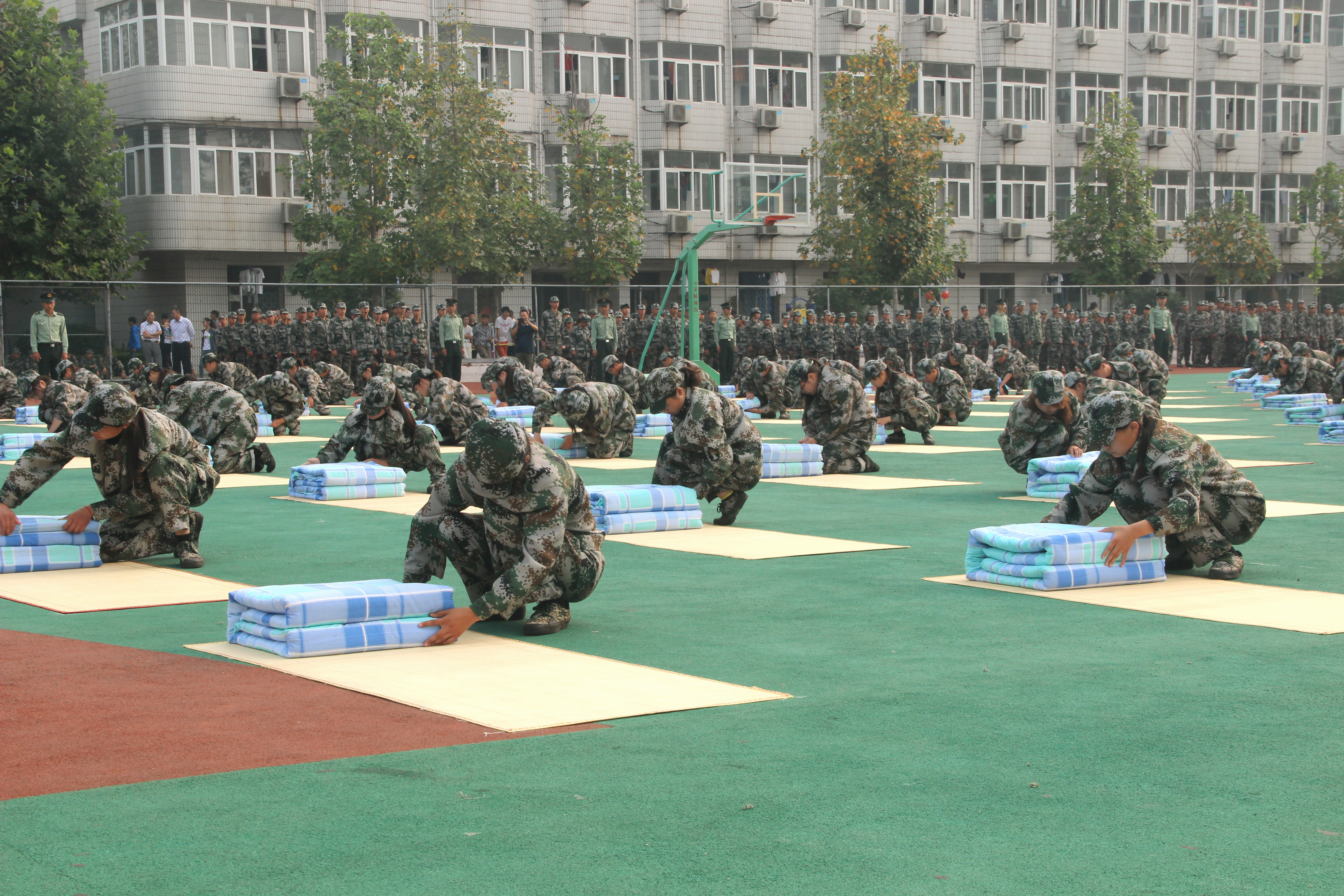 日出水了啊快点使劲动态图