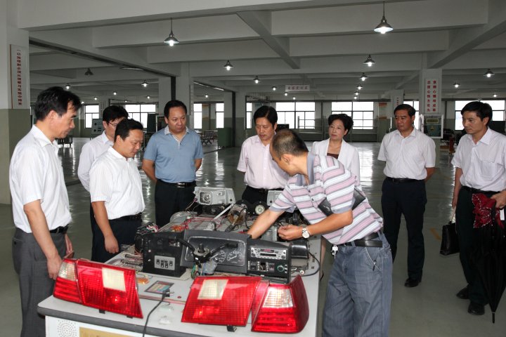 日出水了啊快点使劲动态图