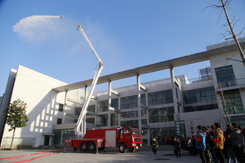 日出水了啊快点使劲动态图