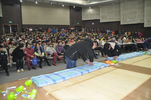 日出水了啊快点使劲动态图