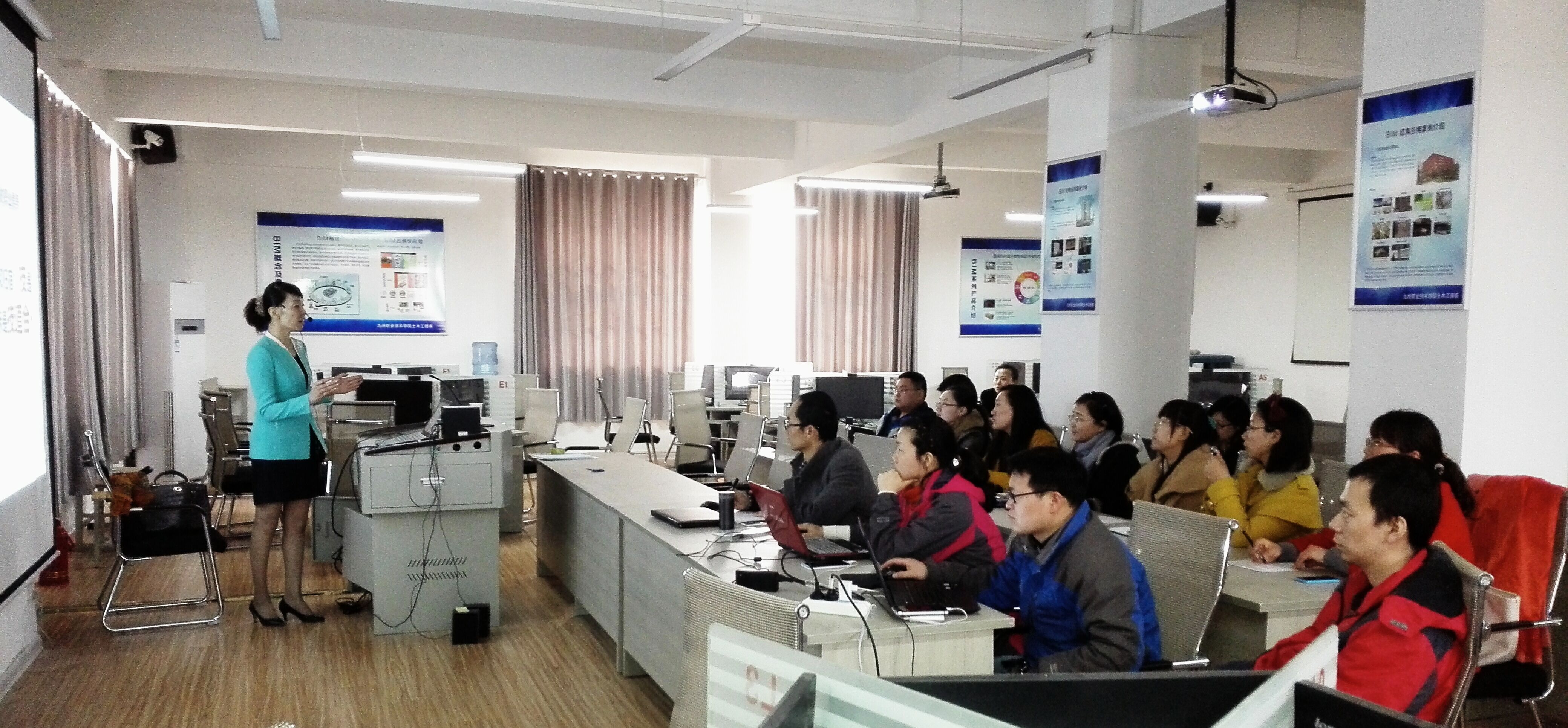 日出水了啊快点使劲动态图