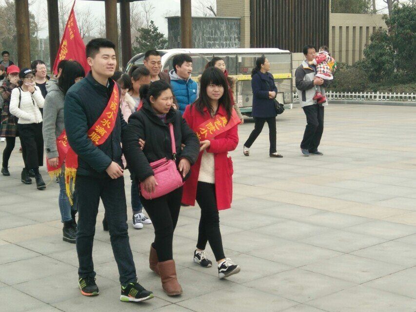 日出水了啊快点使劲动态图