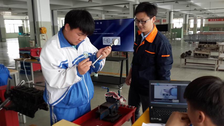 日出水了啊快点使劲动态图