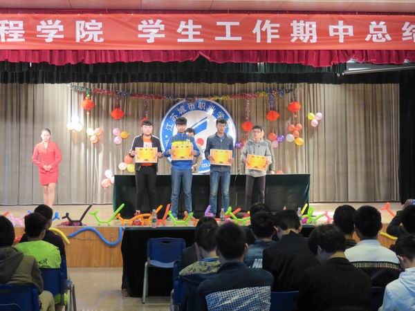 日出水了啊快点使劲动态图