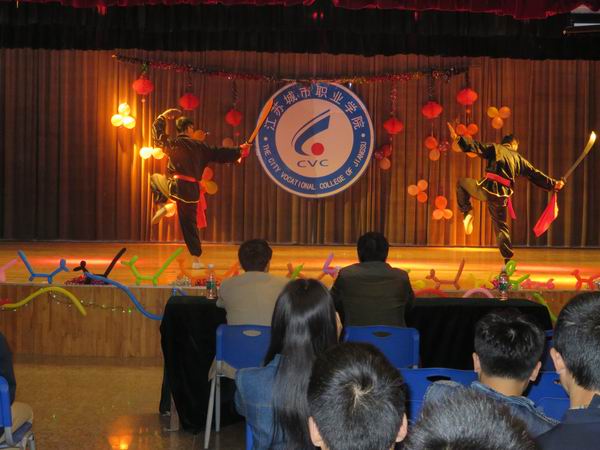 日出水了啊快点使劲动态图