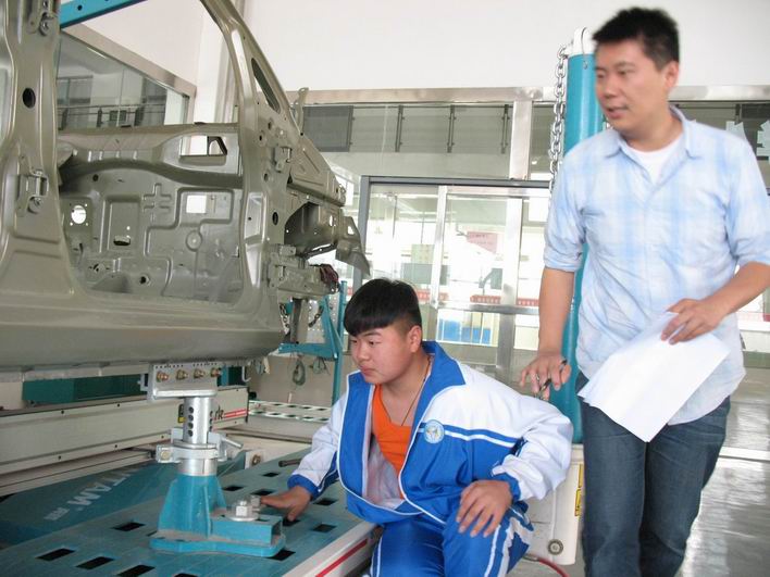 车身修复比赛现场