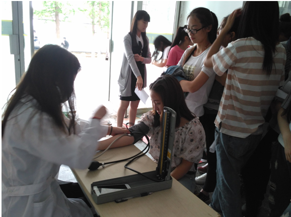 日出水了啊快点使劲动态图