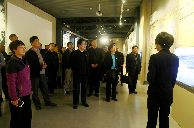 日出水了啊快点使劲动态图