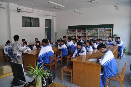 图书馆做好省读书节活动宣传及培训工作