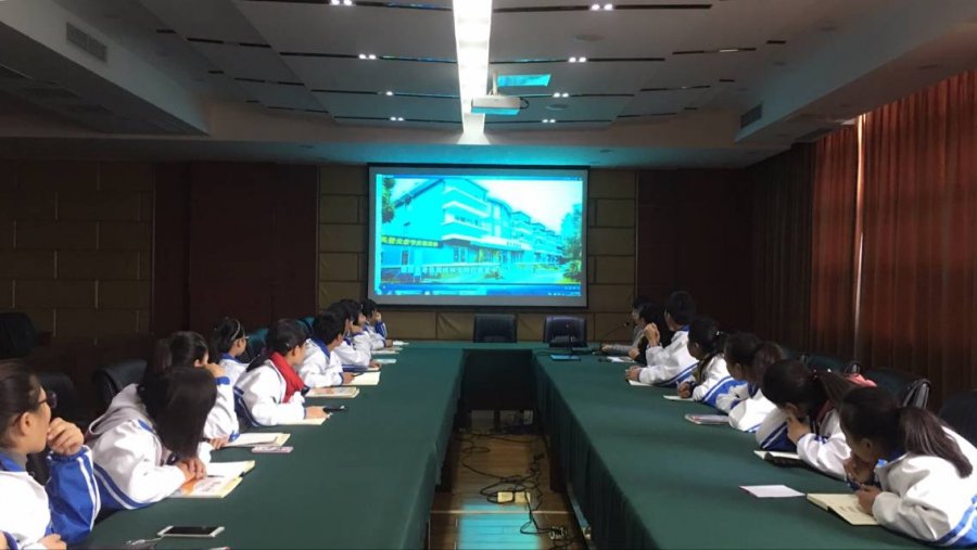 日出水了啊快点使劲动态图