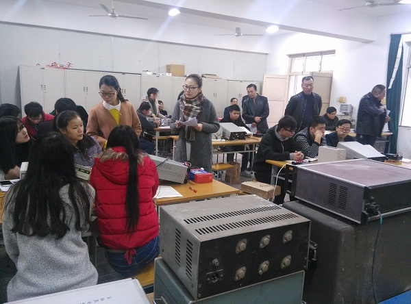 日出水了啊快点使劲动态图