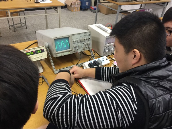 日出水了啊快点使劲动态图