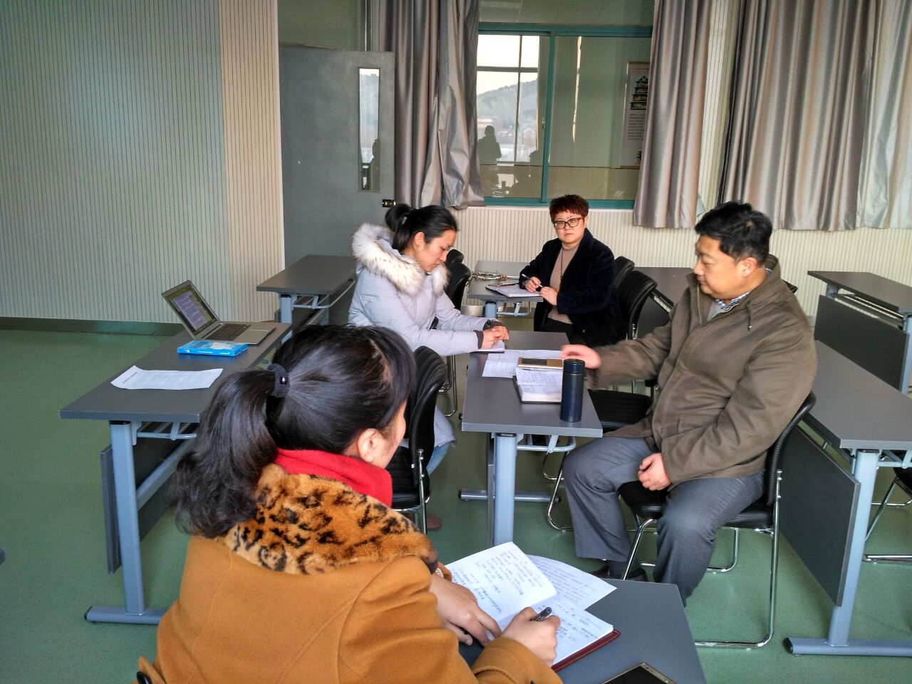 日出水了啊快点使劲动态图