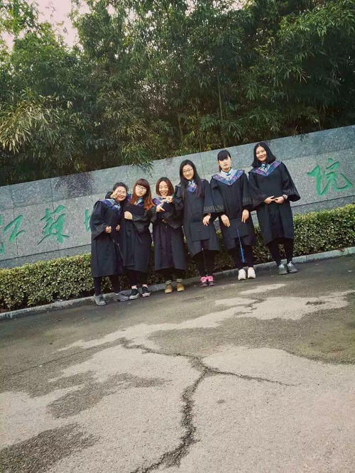 日出水了啊快点使劲动态图