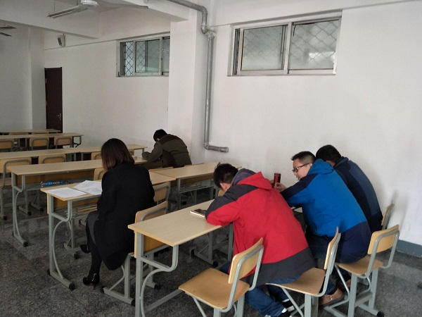 日出水了啊快点使劲动态图